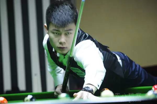 费内巴切晒埃德森官宣定妆照：欢迎加盟，我们已签下3+1合同