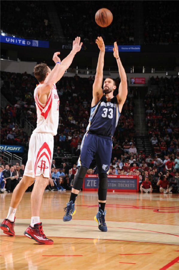 更凸显了他 更凸显了他