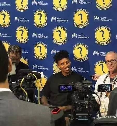 记者：曼联同意租借乌加特，但加拉塔萨雷想等欧战机会